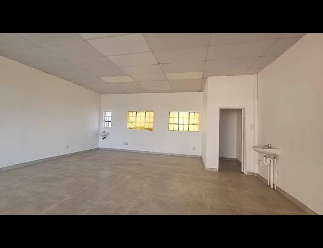 90M² RETAIL TO LET IN ROSSLYN